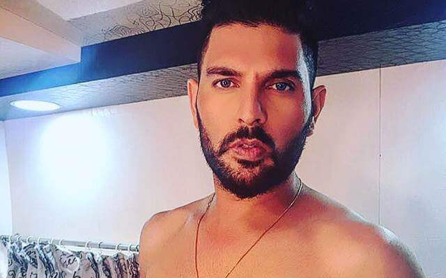 Yuvraj Singh shows off his body, gets trolled by Bhajji and Rohit