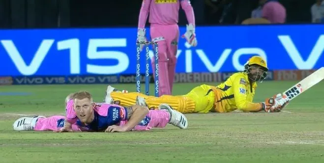 IPL 2019: Everyone's on the floor, what's happening in Jaipur? Watch Video. Ben Stokes and Ravindra Jadeja were on the ground