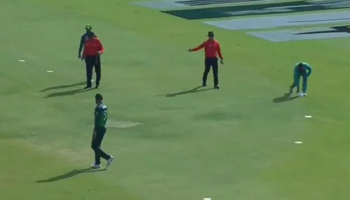 Hillarious incident occurs during the 2nd ODI between Pakistan and New Zealand