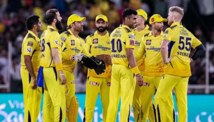 How can CSK qualify for the playoffs? 
