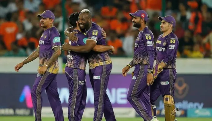 How can Kolkata Knight Riders (KKR) qualify for the playoffs? 
