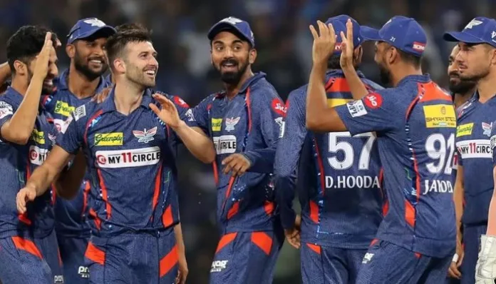 How can Lucknow Super Giants (LSG) qualify for the playoffs? 