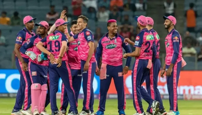 How can Rajasthan Royals (RR) qualify for the playoffs? 
