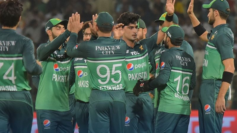 Pakistani Pace Trio Gains Valuable Tips from Senior Players