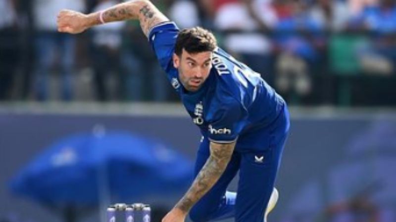 Reece Topley's Agonizing Exit: Walks off Field in Injury Frustration, Kicking the Chair in Anguish