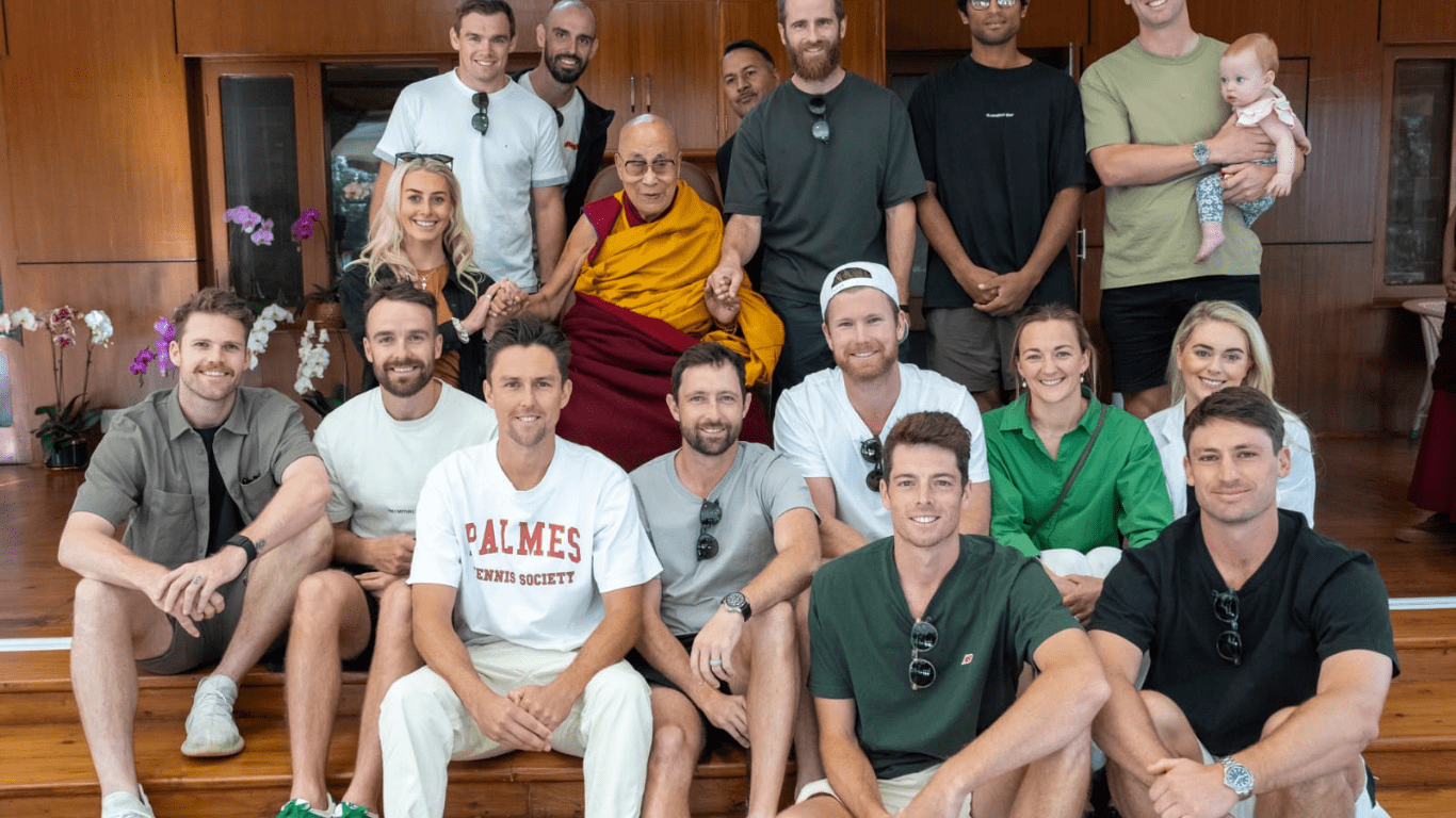 Kiwi Cricketers Gain Wisdom from Dalai Lama