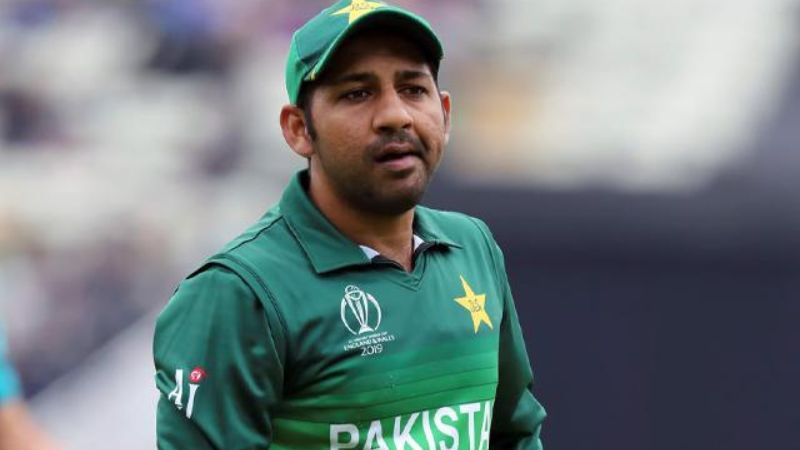 Former Captain Sarfaraz Ahmed Denies UK Move, Reiterates Devotion to Pakistan Cricket