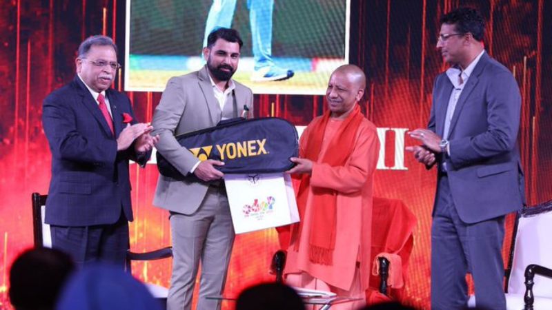 Yogi Adityanath Presents TOISA Best Cricketer Award to Mohammed Shami