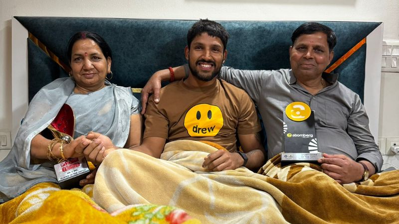 Dhruv Jurel's Heartwarming Moment with Parents & Award