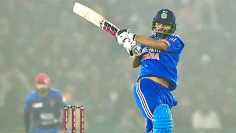 Rinku Singh Starts IPL 2024 Training, Signs Autographs on Foreheads